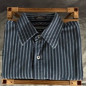 Men’s American Eagle Outfitters Blue Striped Button Down Shirt, Vintage Fit